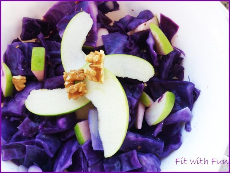 Insalata di Cavolo Rosso con Mela Verde Granny Smith e Noci