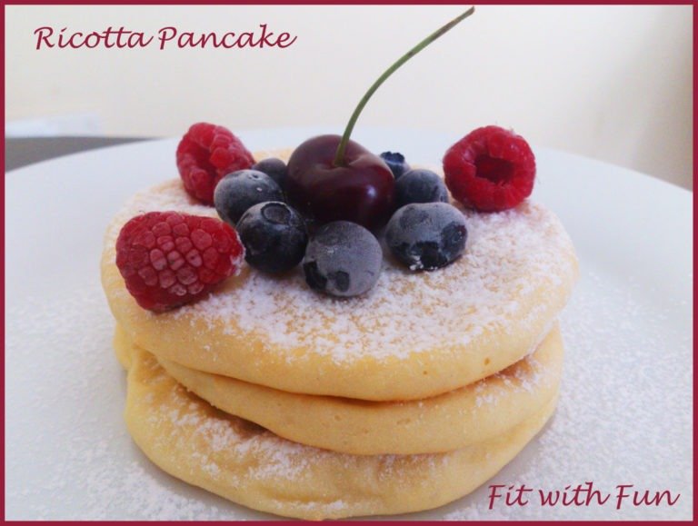 Pancake alla Ricotta con Frutti Rossi Senza Glutine