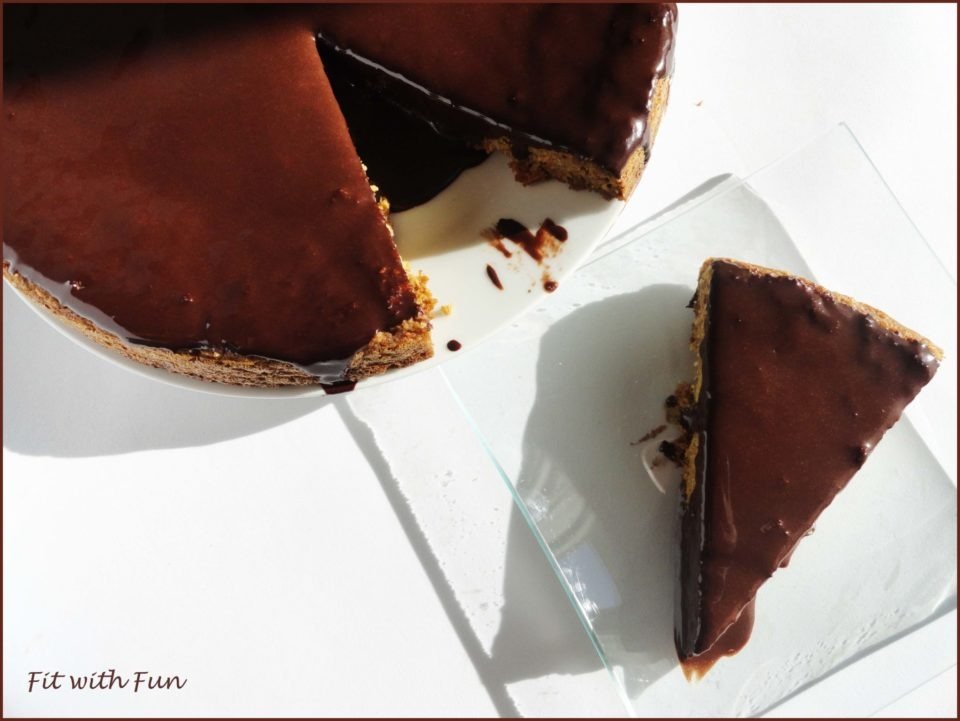 Torta di Soia Mandorle e Carote ricoperta di Cioccolata Proteica