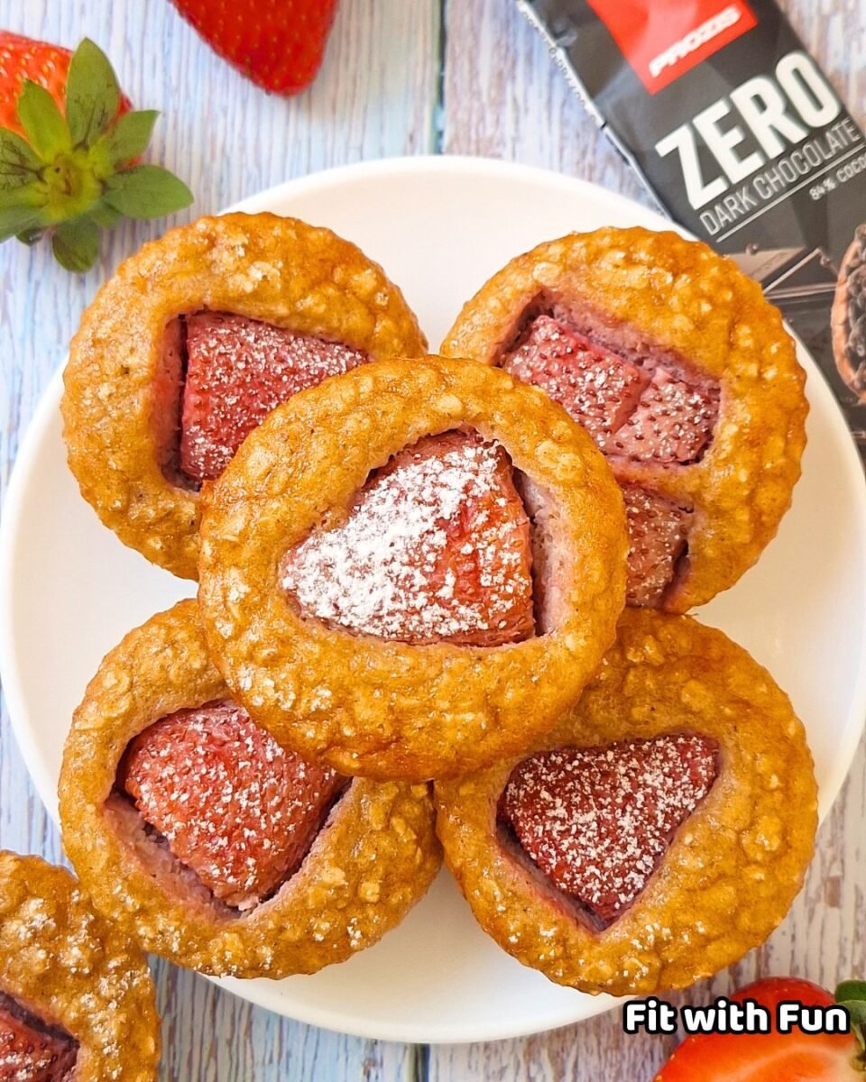 Muffin Proteici alle Fragole con Cuore Fondente Senza Lattosio