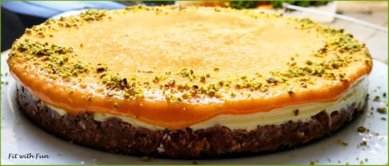 Torta Semifreddo Fit alle Albicocche con Crema Chantilly