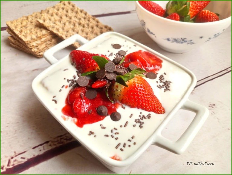 Millefoglie Bianca senza Cottura con Fragole Sciroppate