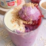 Porridge Freddo Proteico ai Frutti di Bosco e Yogurt