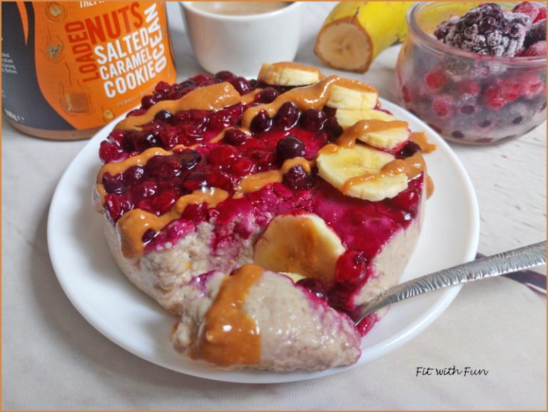 Porridge Freddo al Caramello Salato e Frutti di Bosco