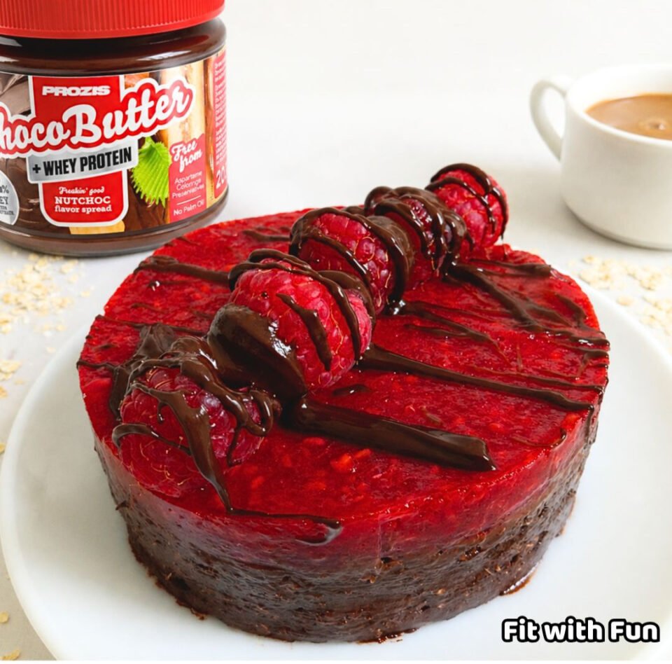 Torta Fredda Proteica al Cioccolato e Yogurt Greco Senza Cottura