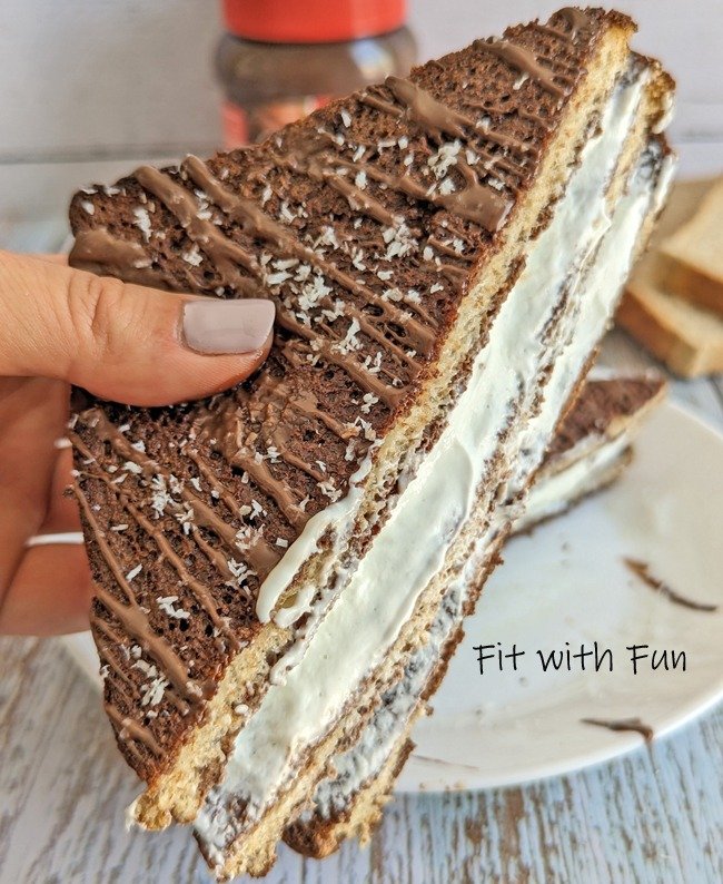 Bounty French Toast Proteici al Cacao con Ripieno al Cocco