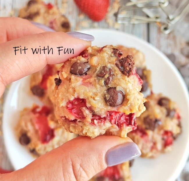 Biscotti di Avena con Fragole e Cioccolato Facili e Proteici