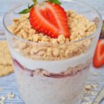 Overnight Cheesecake alla Fragola Proteico Senza Zucchero