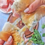 Pizzette di pasta fillo ripiene e proteiche in friggitrice