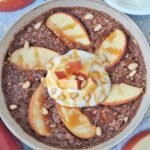 Porridge mele e cannella proteico in friggitrice o forno