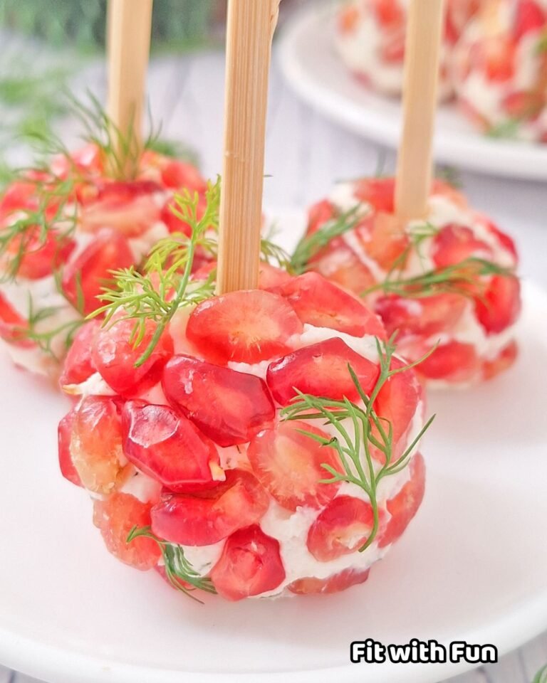 Palline di Ricotta e Melograno Antipasto Natalizio con 3 Ingredienti