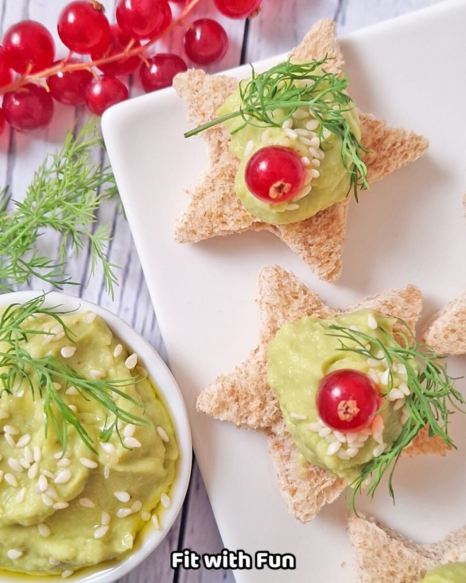 stelline di pancarrè con hummus di avocado
