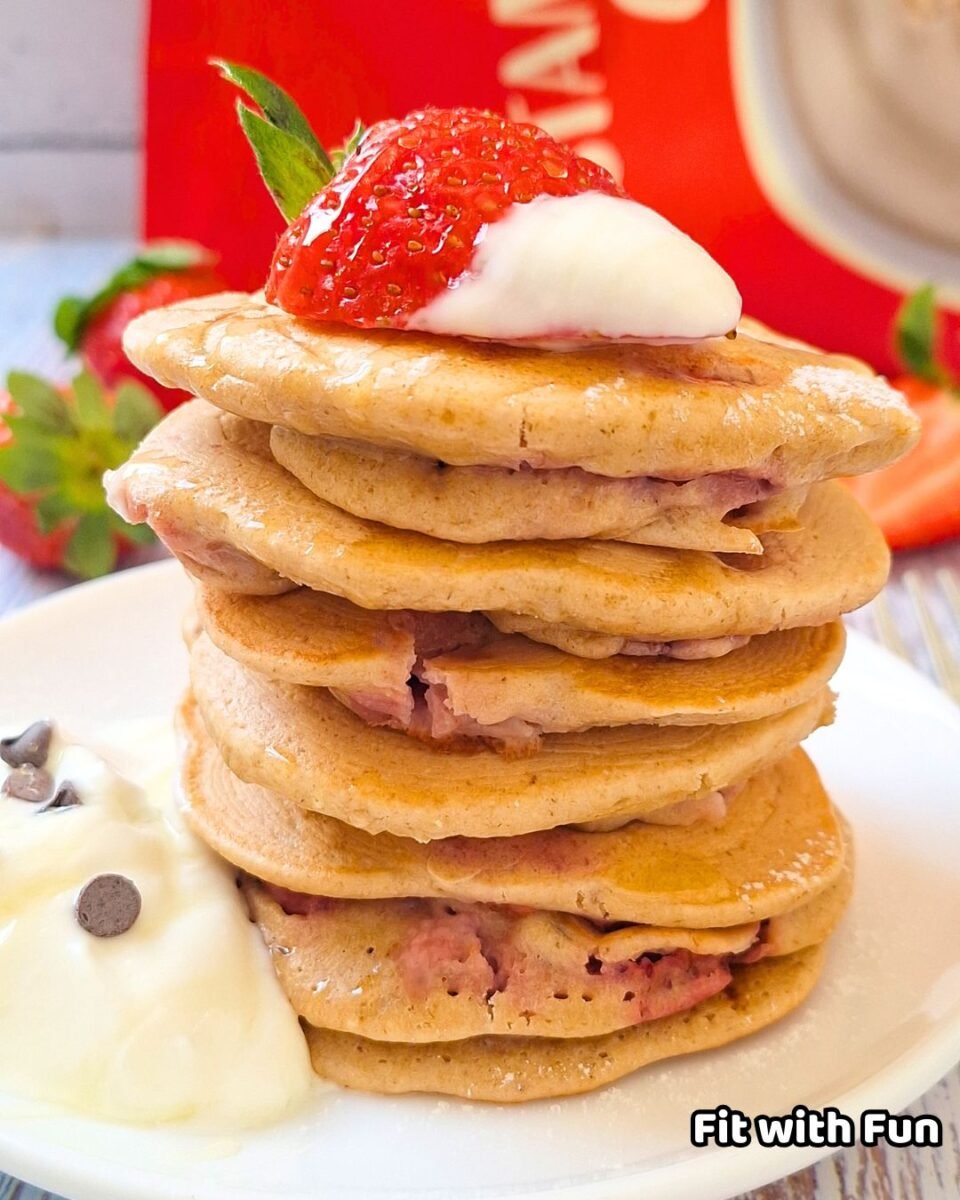 Pancake Proteici alle Fragole con 4 Ingredienti Senza Lattosio