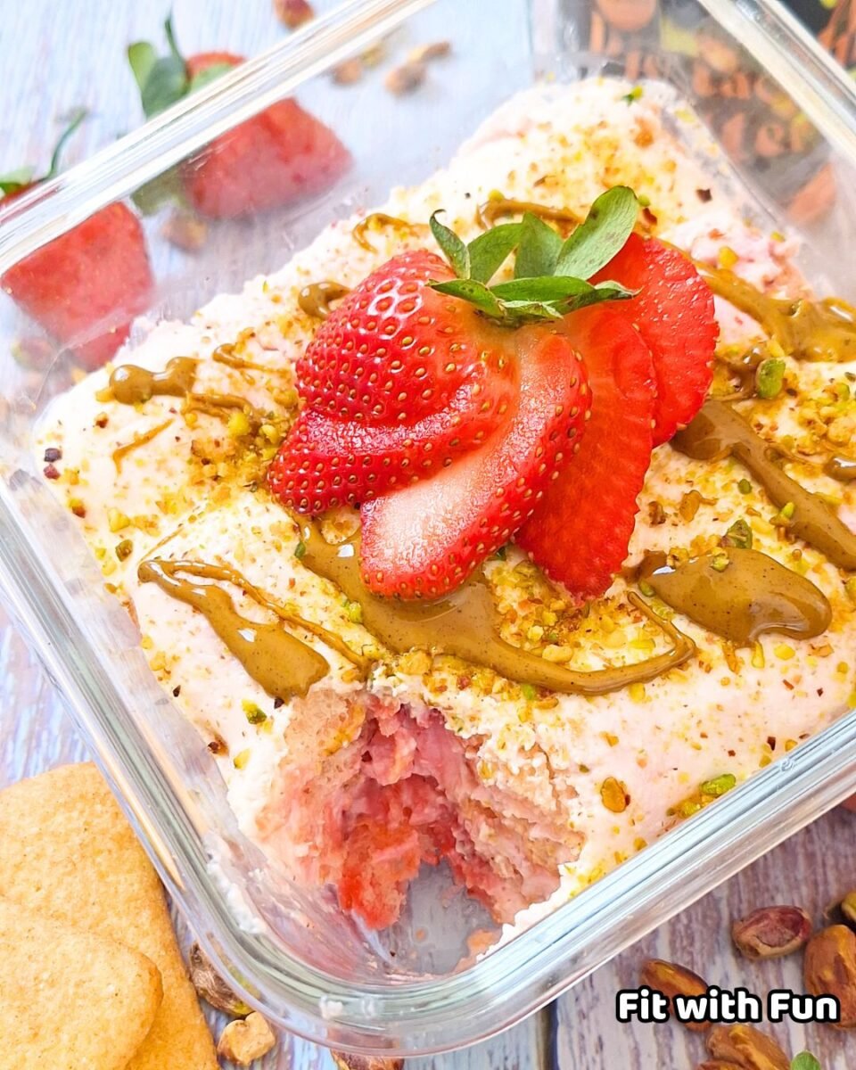 Tiramisù alle Fragole con Pavesini Proteico e Senza Uova