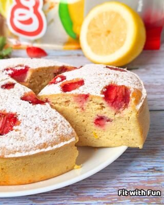Torta Proteica Fragole Limone e Yogurt in Friggitrice ad Aria