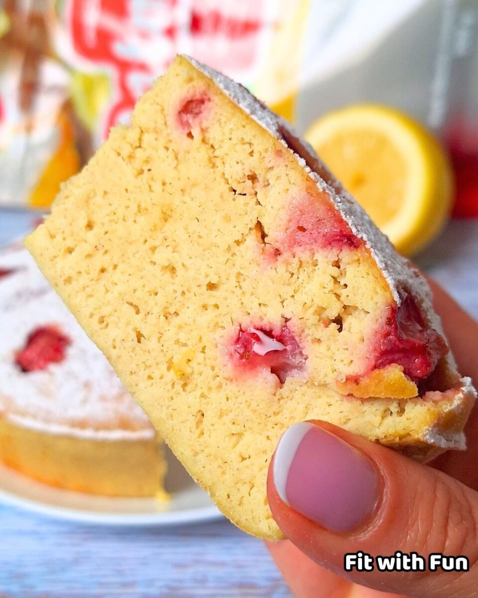 Torta Proteica Fragole Limone e Yogurt in Friggitrice ad Aria